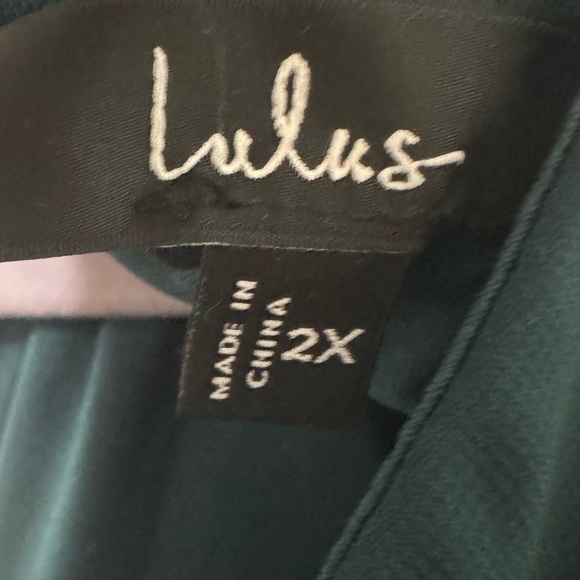 Lulu’s Classic Elegance Emerald Chiffon Sleeveless Mock Neck Maxi Dress Size 2X - Picture 5 of 7